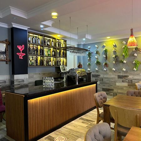 Hotel Aristocrat Batum Dış mekan fotoğraf