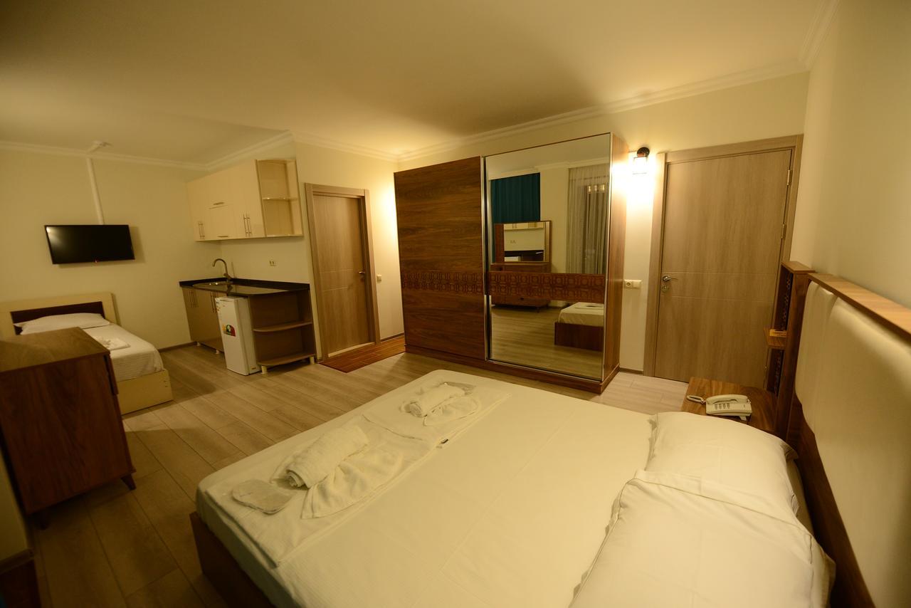 Hotel Aristocrat Batum Dış mekan fotoğraf