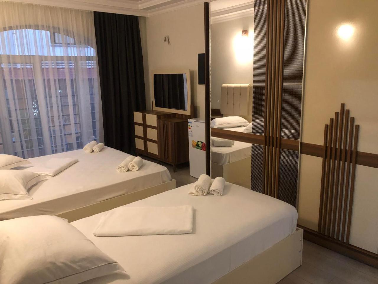Hotel Aristocrat Batum Dış mekan fotoğraf