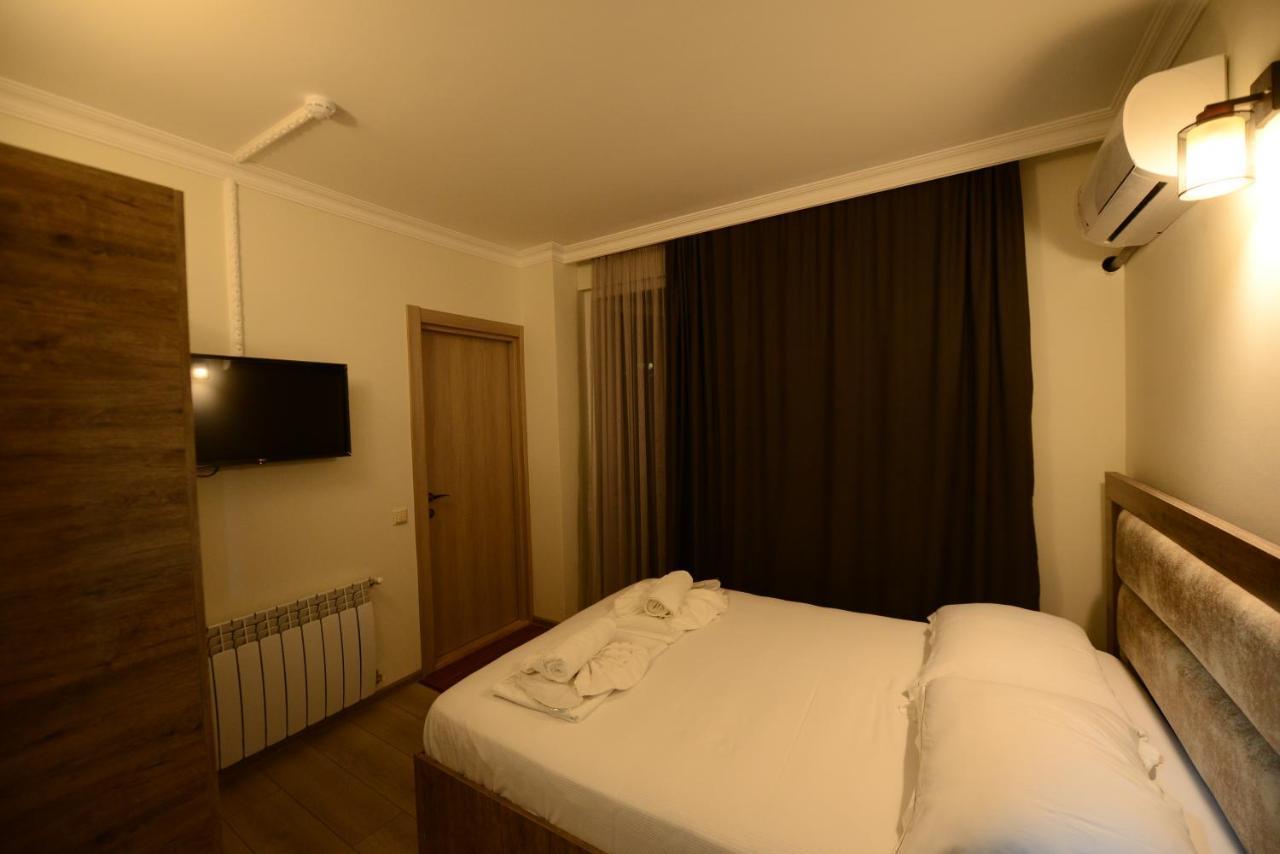 Hotel Aristocrat Batum Dış mekan fotoğraf