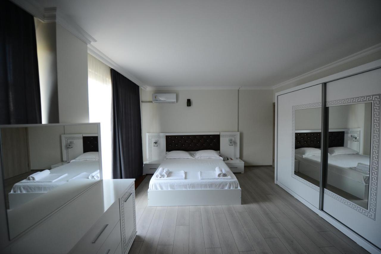 Hotel Aristocrat Batum Dış mekan fotoğraf