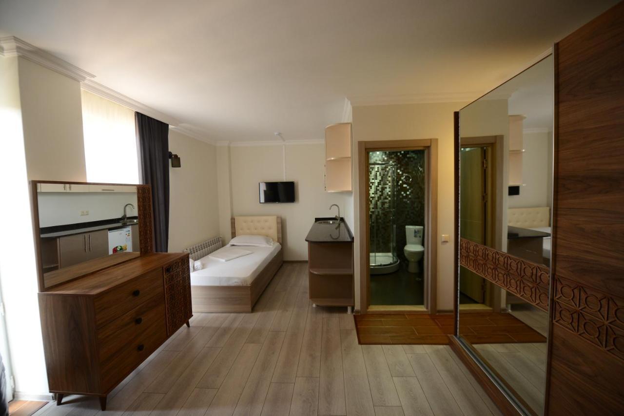 Hotel Aristocrat Batum Dış mekan fotoğraf